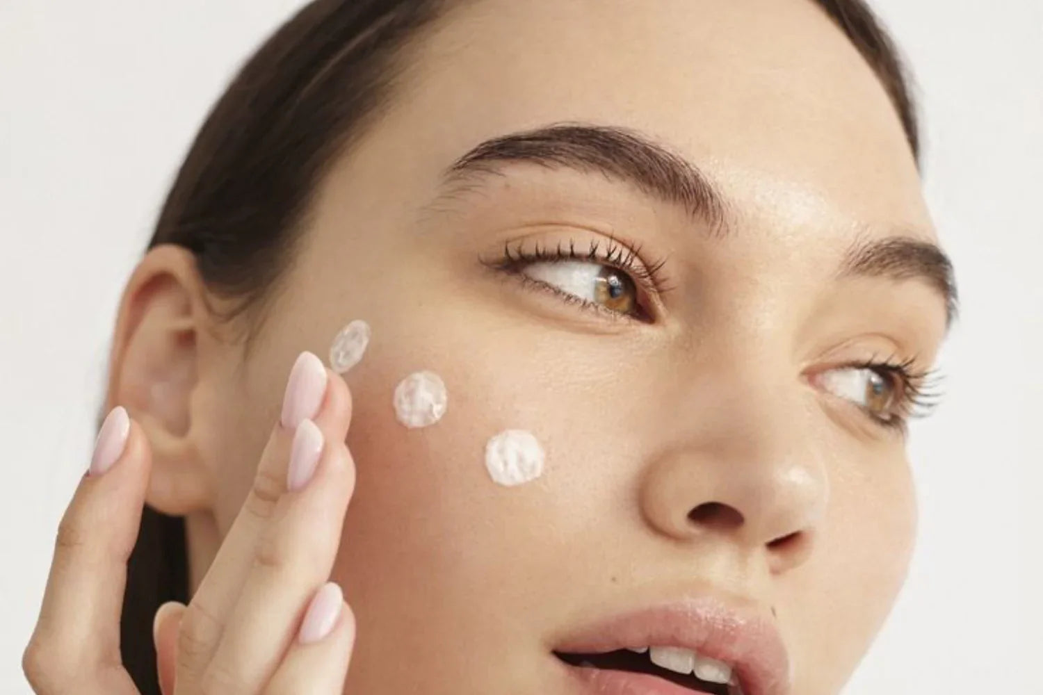 Benefits of Wearing Sunscreen Every Day